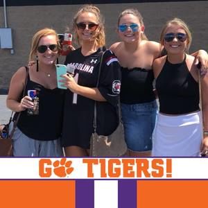 Meet your Posher, Whitney